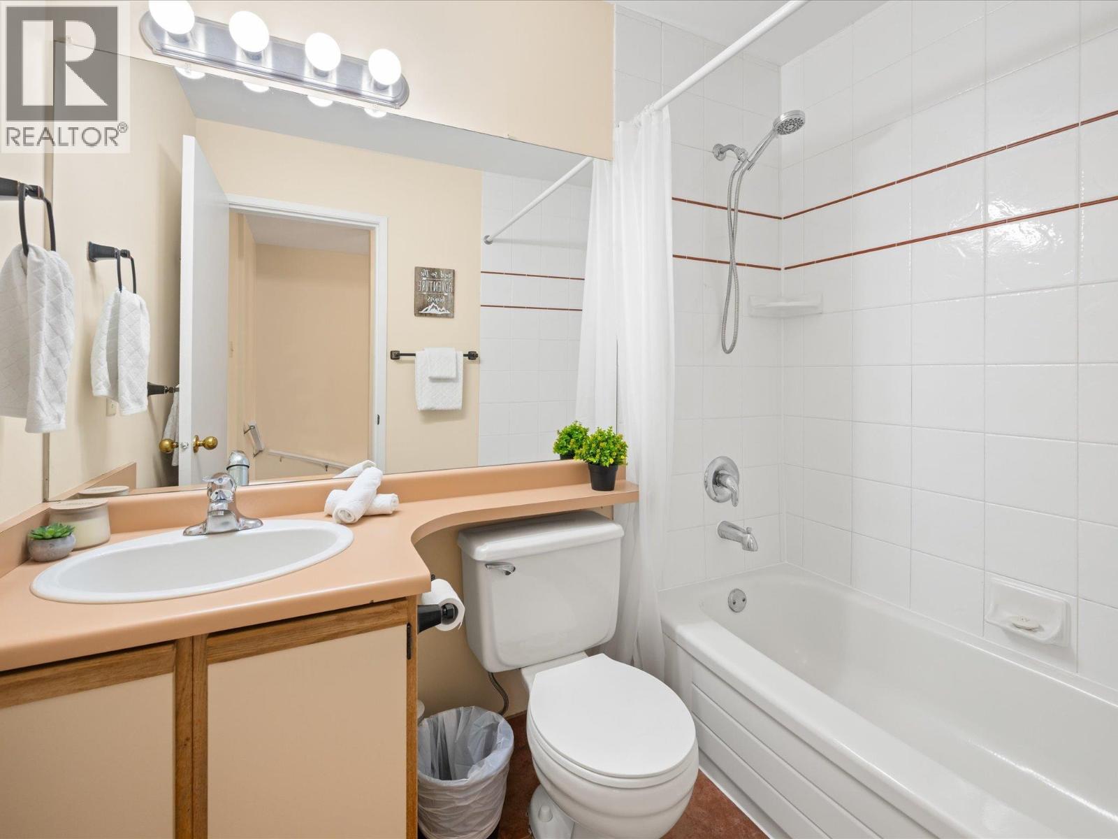 26 2211 Marmot Place, Whistler, British Columbia  V8E 0M6 - Photo 12 - R3086375