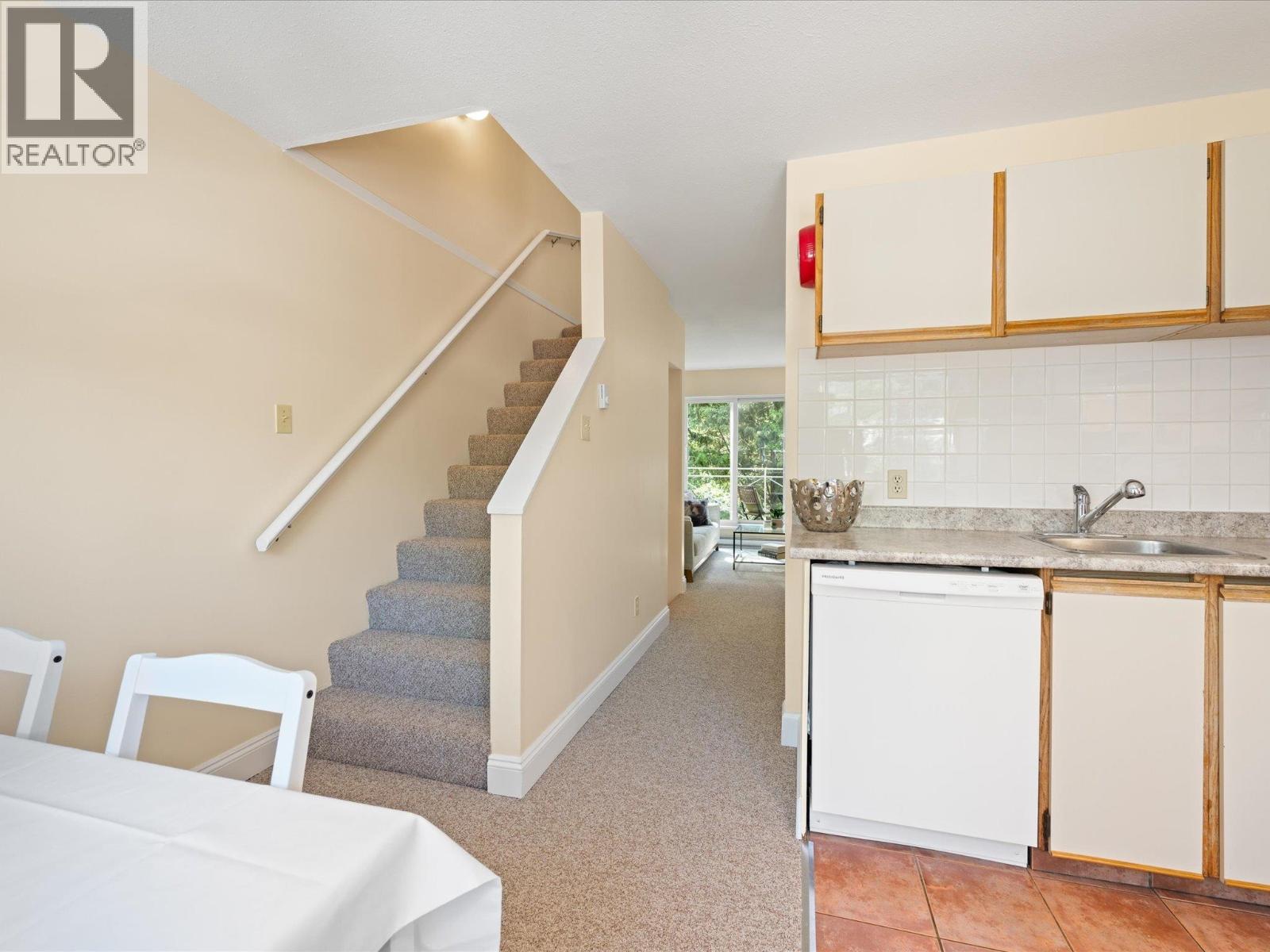 26 2211 Marmot Place, Whistler, British Columbia  V8E 0M6 - Photo 7 - R3086375