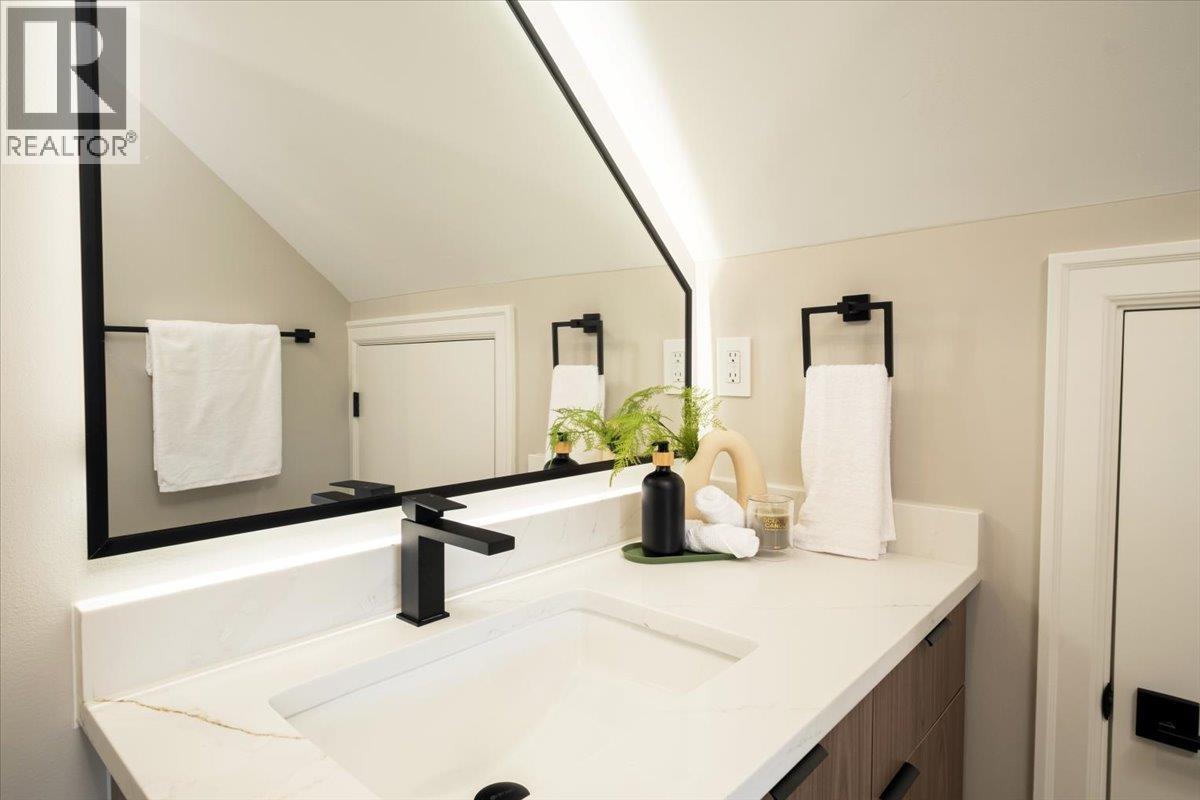 2 6061 Sherbrooke Street, Vancouver, British Columbia  V5W 3N3 - Photo 9 - R3086385