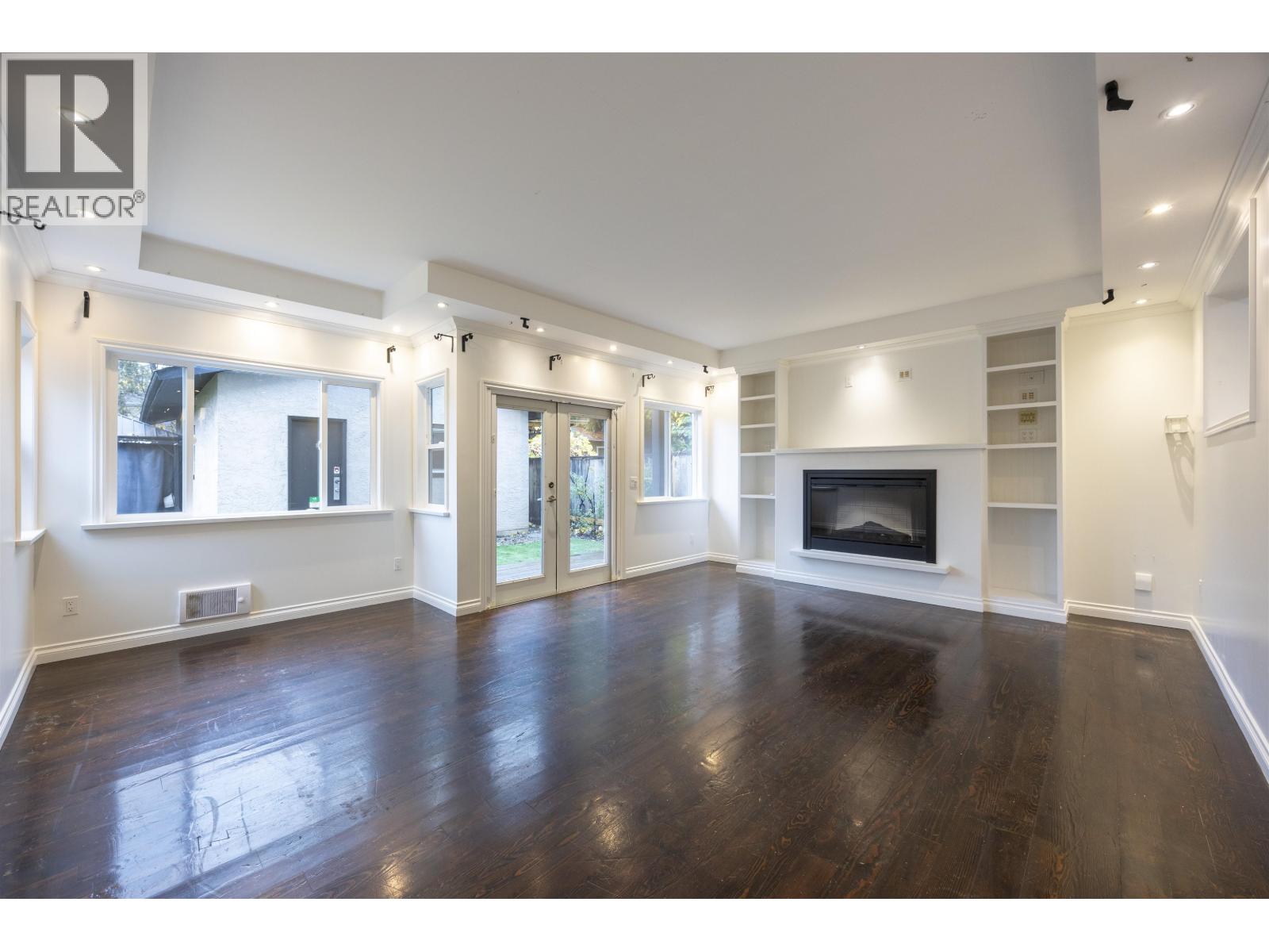 1927 Coquitlam Avenue, Port Coquitlam, British Columbia  V3B 1J2 - Photo 4 - R3086373