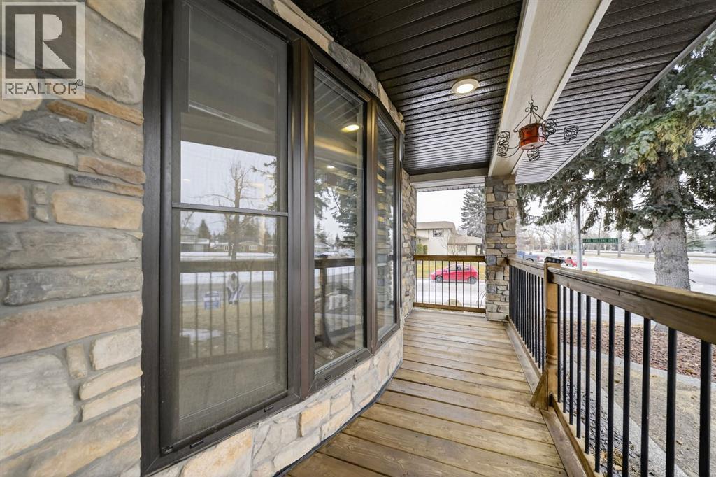 740 Lake Ontario Drive Se, Calgary, Alberta  T2J 3J8 - Photo 3 - A2282637