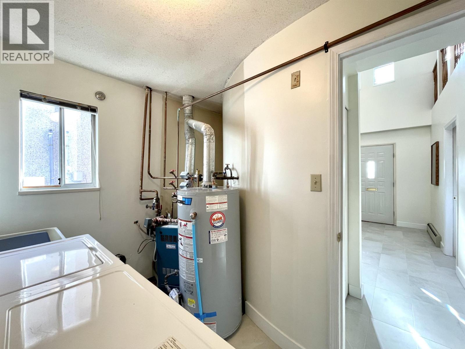 Listing Picture 25 of 36 : 937 W 18TH AVENUE, Vancouver / 溫哥華 - 魯藝地產 Yvonne Lu Group - MLS Medallion Club Member