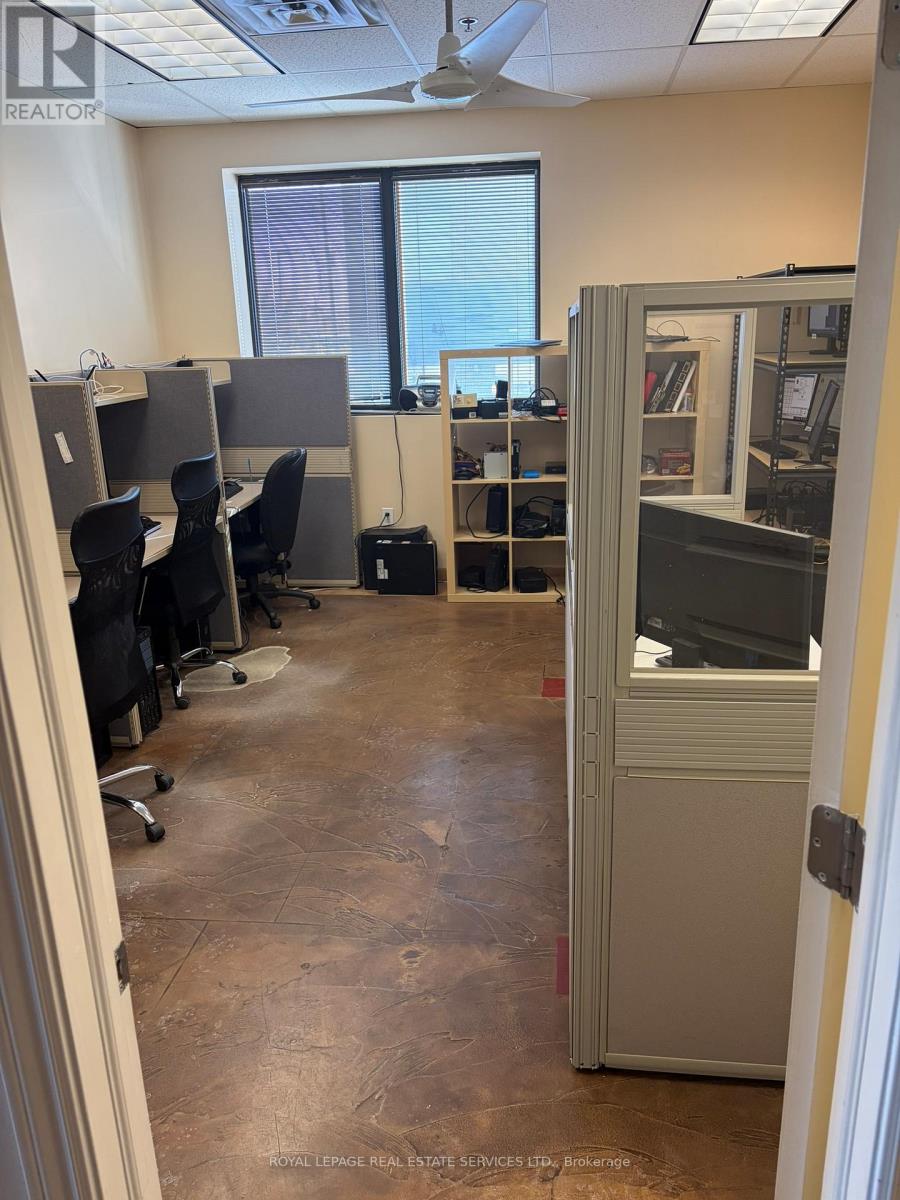 2792 Dufferin Street, Toronto, Ontario  M6B 3R7 - Photo 12 - W12755842