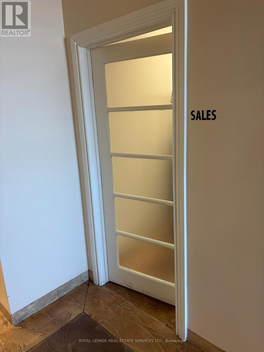 2792 Dufferin Street, Toronto, Ontario  M6B 3R7 - Photo 13 - W12755842