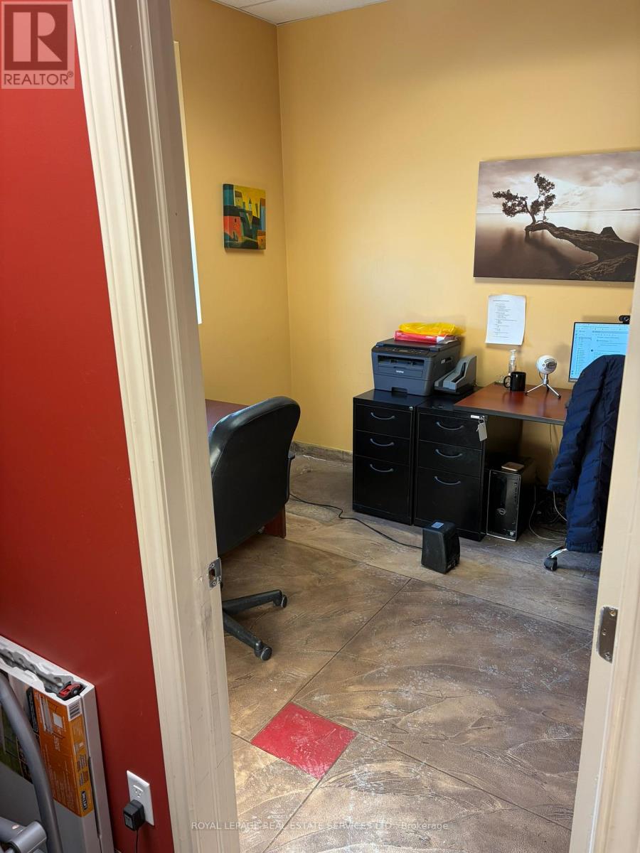 2792 Dufferin Street, Toronto, Ontario  M6B 3R7 - Photo 20 - W12755842