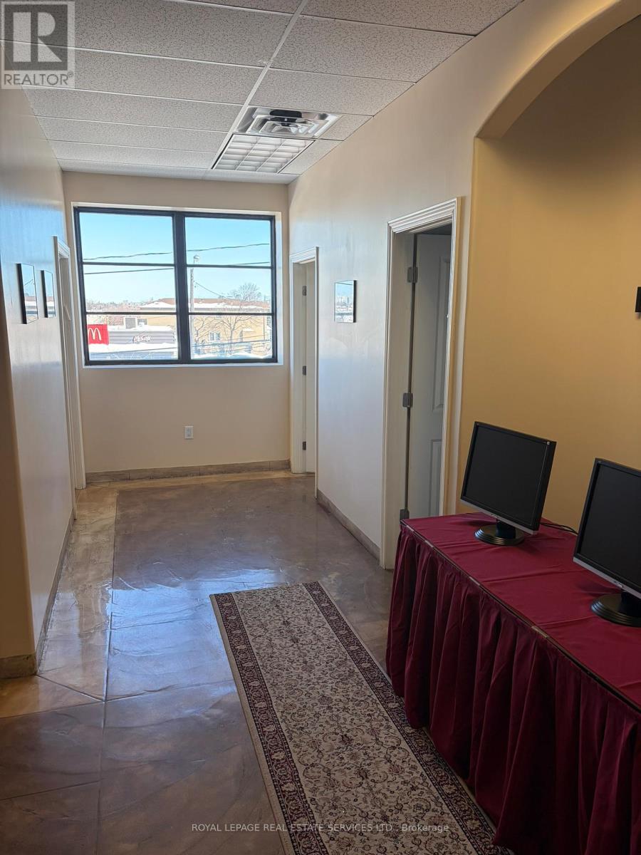 2792 Dufferin Street, Toronto, Ontario  M6B 3R7 - Photo 4 - W12755842