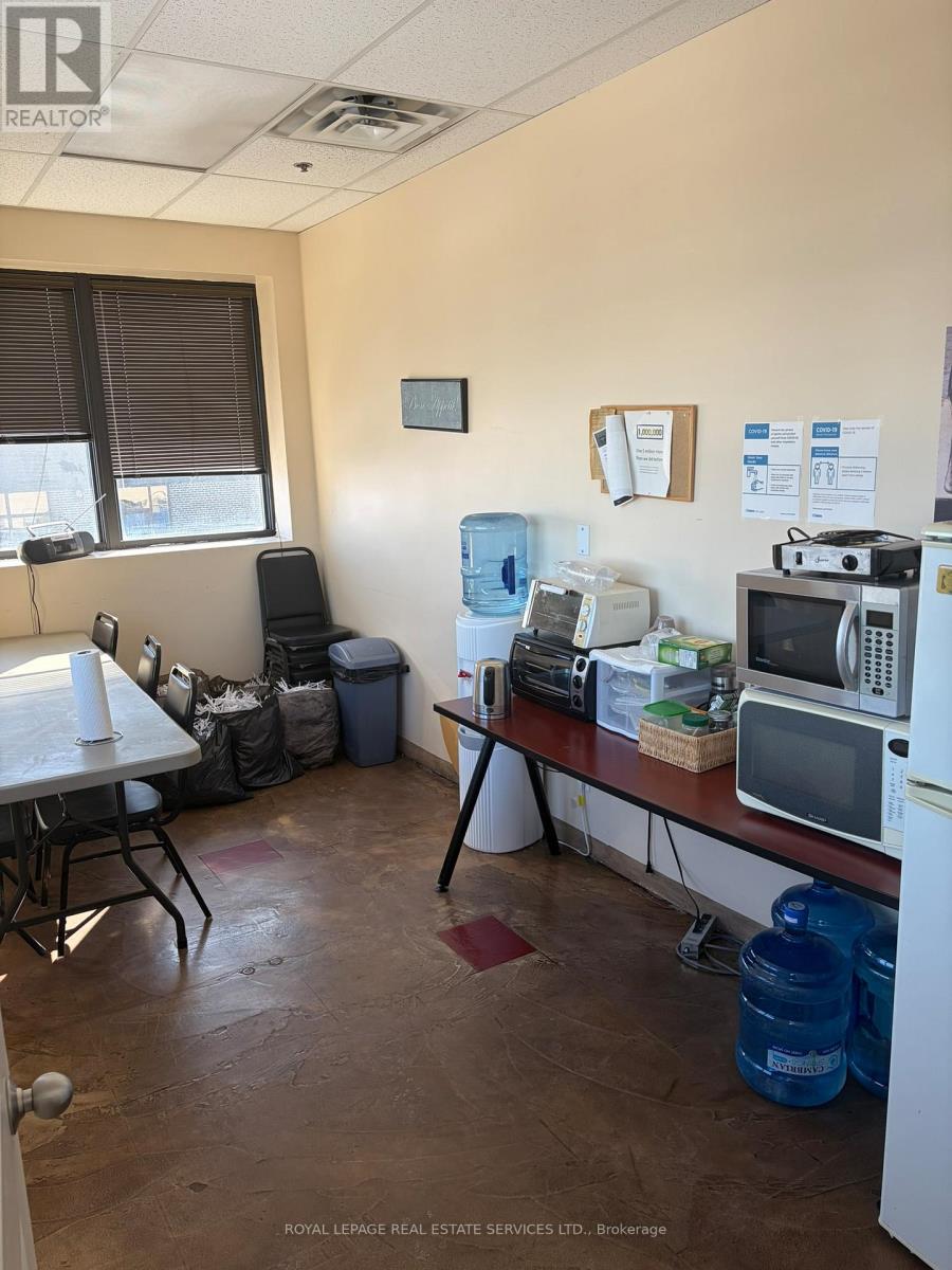 2792 Dufferin Street, Toronto, Ontario  M6B 3R7 - Photo 8 - W12755842