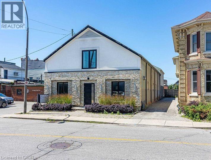 5 WELLINGTON Street, Woodstock, Ontario