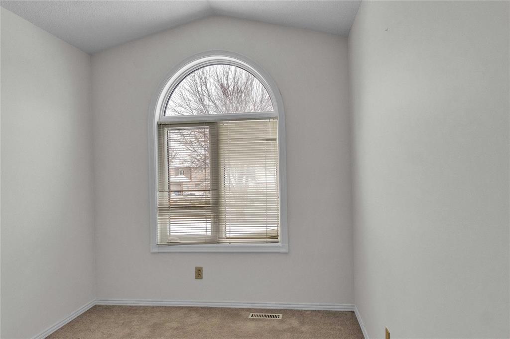 23 Oakhurst Crescent, Winnipeg, Manitoba  R2P 2L7 - Photo 15 - 202601932