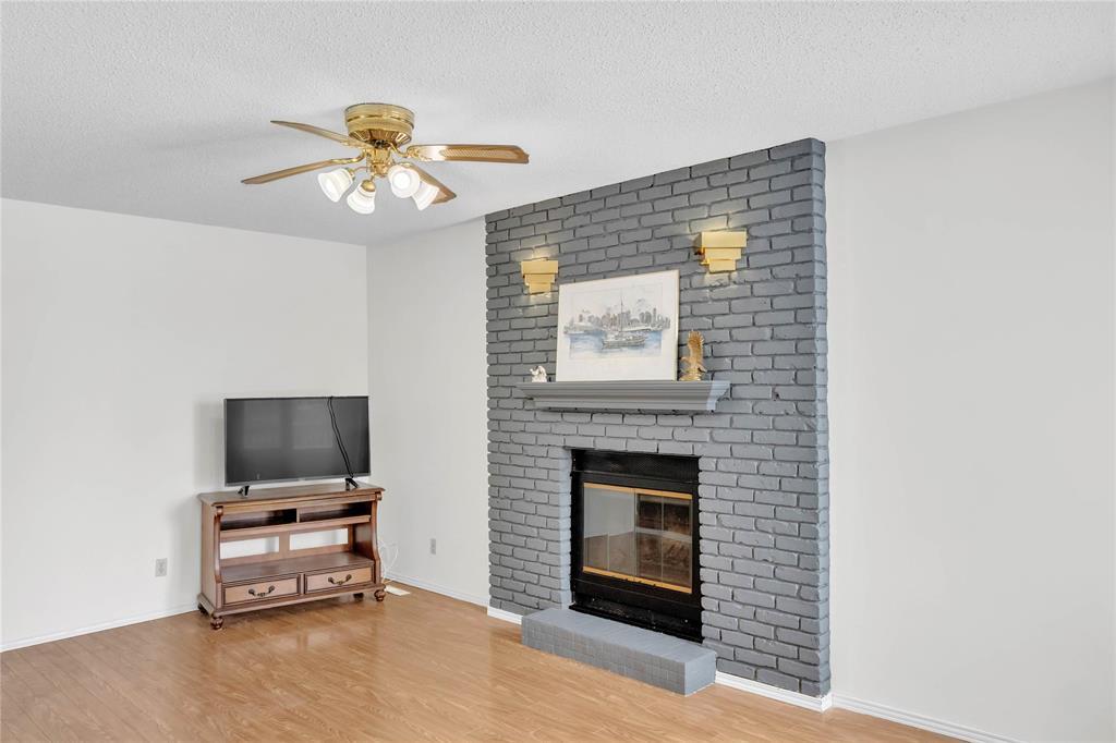 23 Oakhurst Crescent, Winnipeg, Manitoba  R2P 2L7 - Photo 2 - 202601932