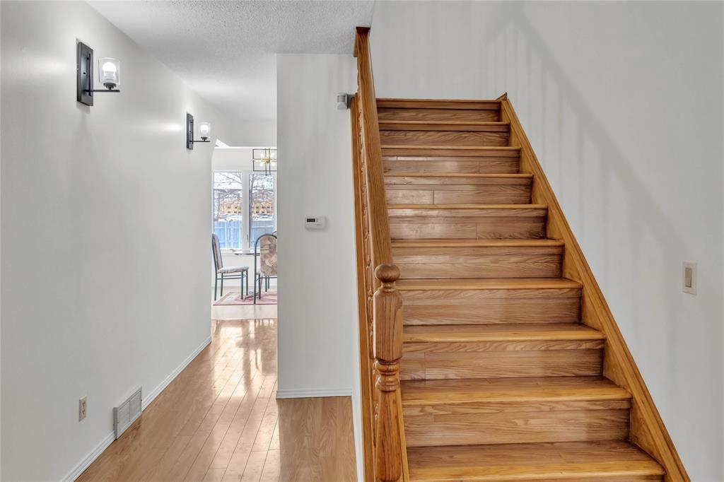 23 Oakhurst Crescent, Winnipeg, Manitoba  R2P 2L7 - Photo 8 - 202601932