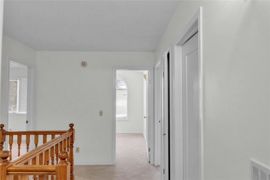 23 Oakhurst Crescent, Winnipeg, Manitoba  R2P 2L7 - Photo 9 - 202601932