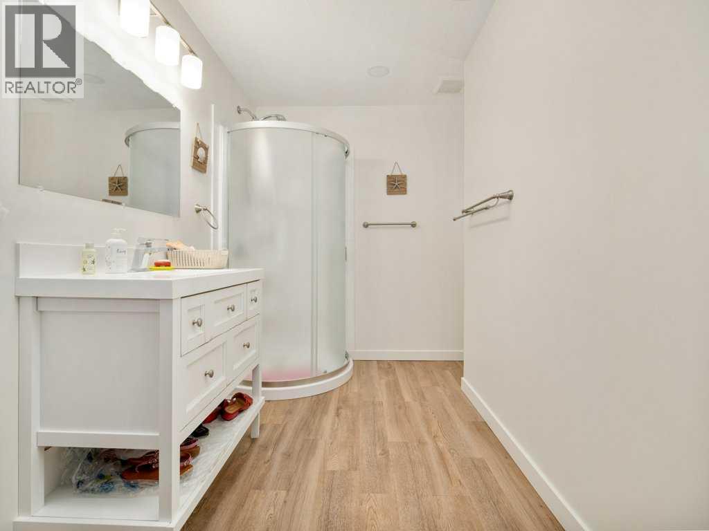 660 Aquitania Boulevard W, Lethbridge, Alberta  T1J 4S7 - Photo 28 - A2263516