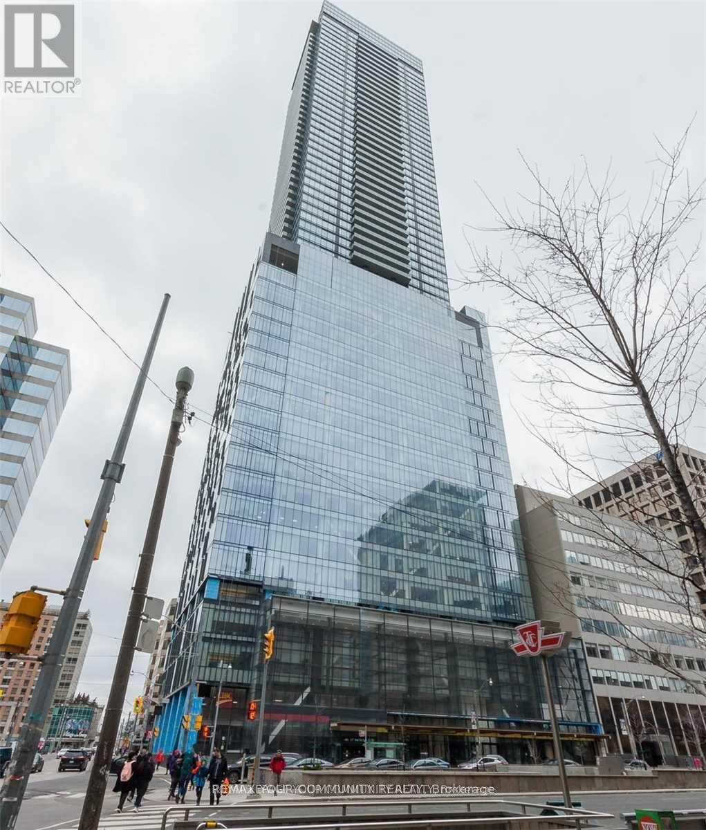 2510 - 488 UNIVERSITY AVENUE, Toronto, Ontario