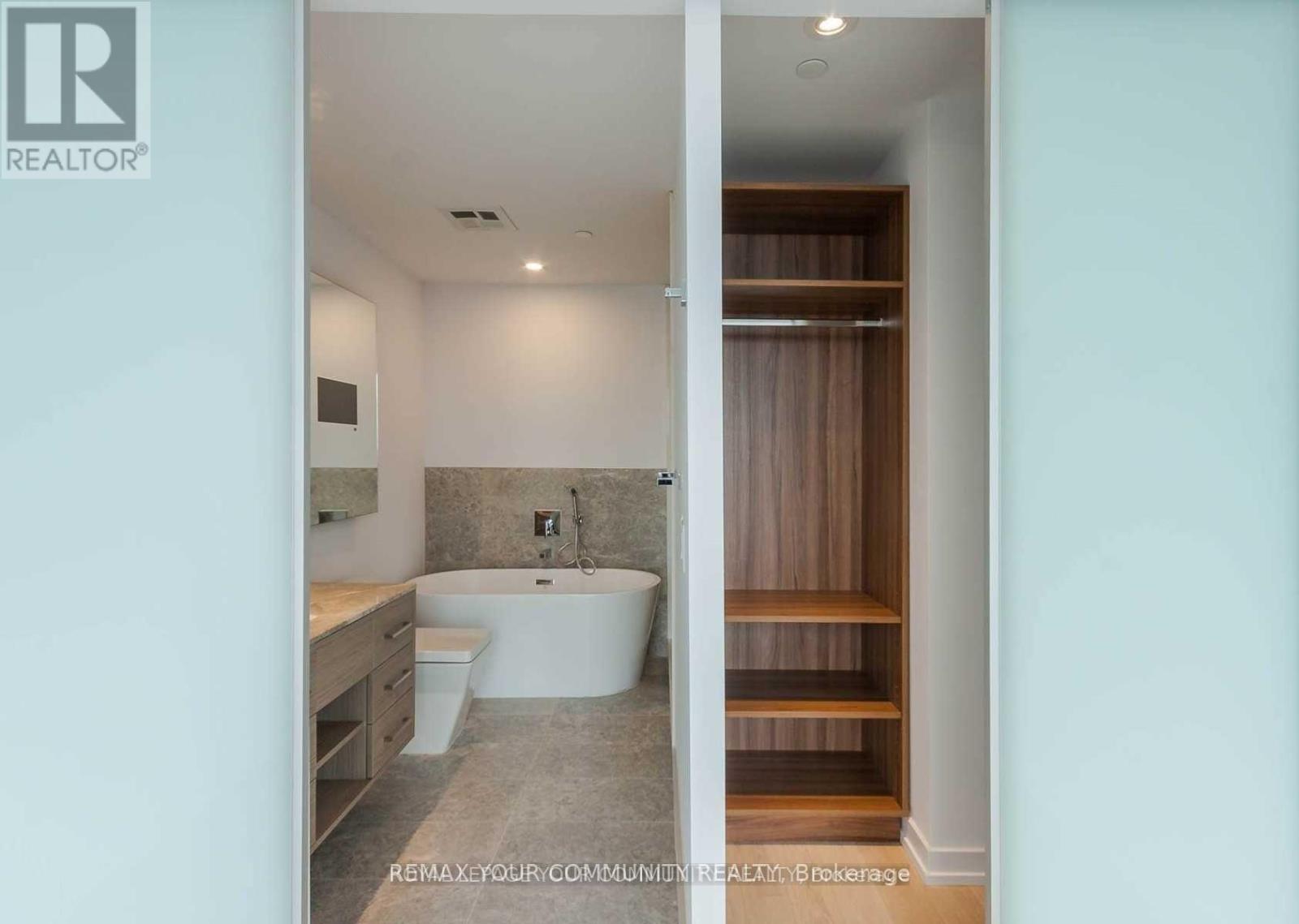 2510 - 488 University Avenue, Toronto, Ontario  M5G 0C1 - Photo 14 - C12755876