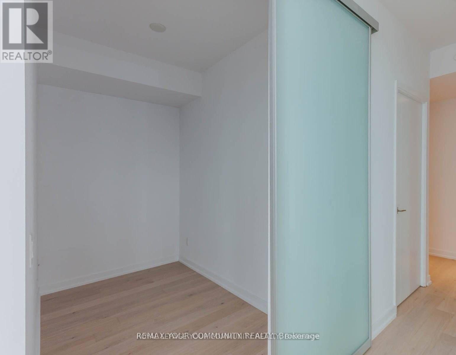 2510 - 488 University Avenue, Toronto, Ontario  M5G 0C1 - Photo 23 - C12755876