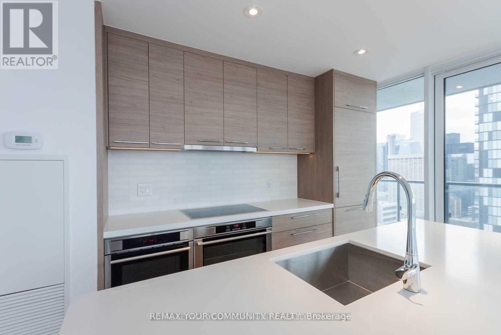 2510 - 488 University Avenue, Toronto, Ontario  M5G 0C1 - Photo 6 - C12755876