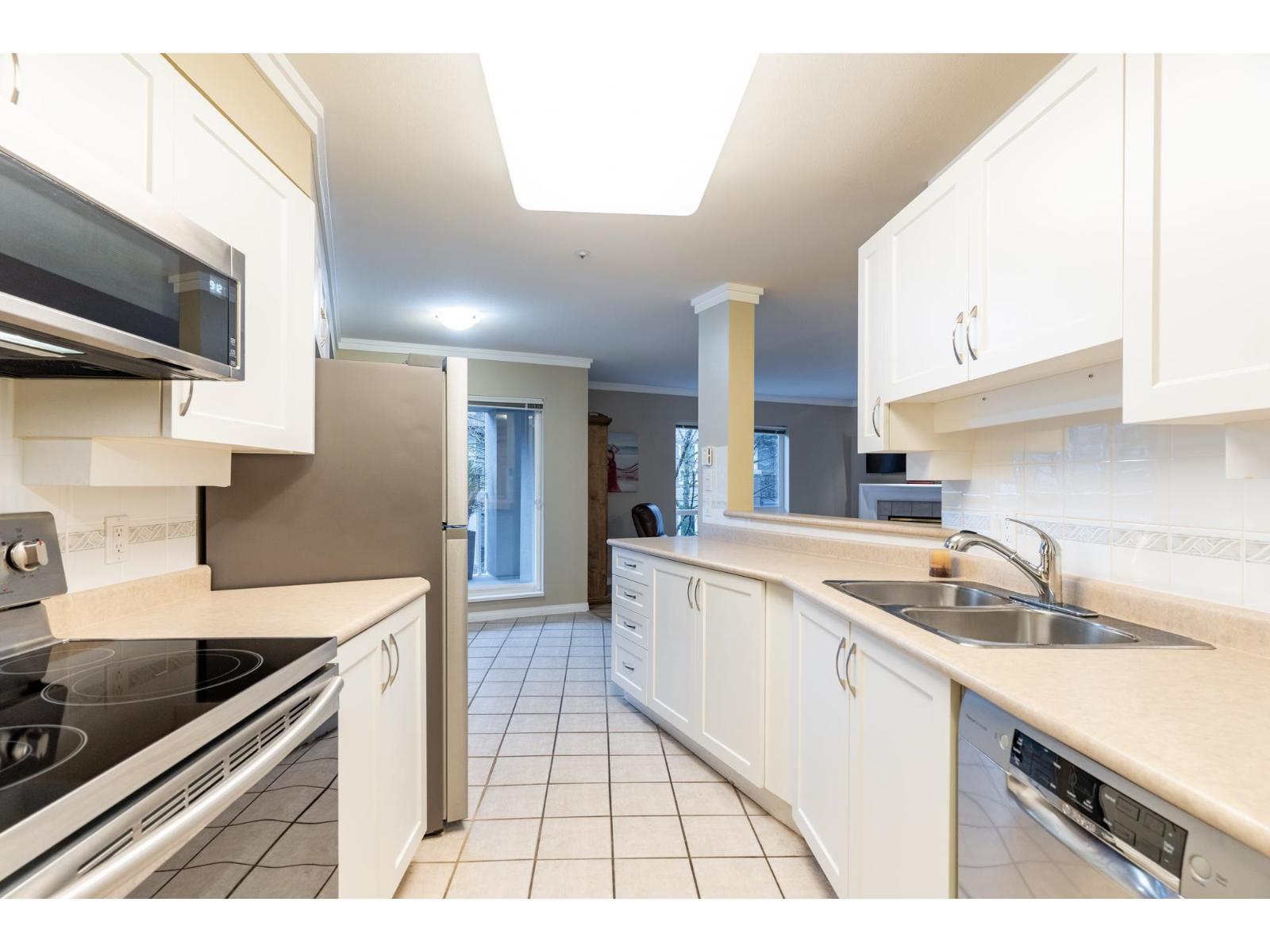 210 15150 29a Avenue, Surrey, British Columbia  V4P 3B1 - Photo 9 - R3069482