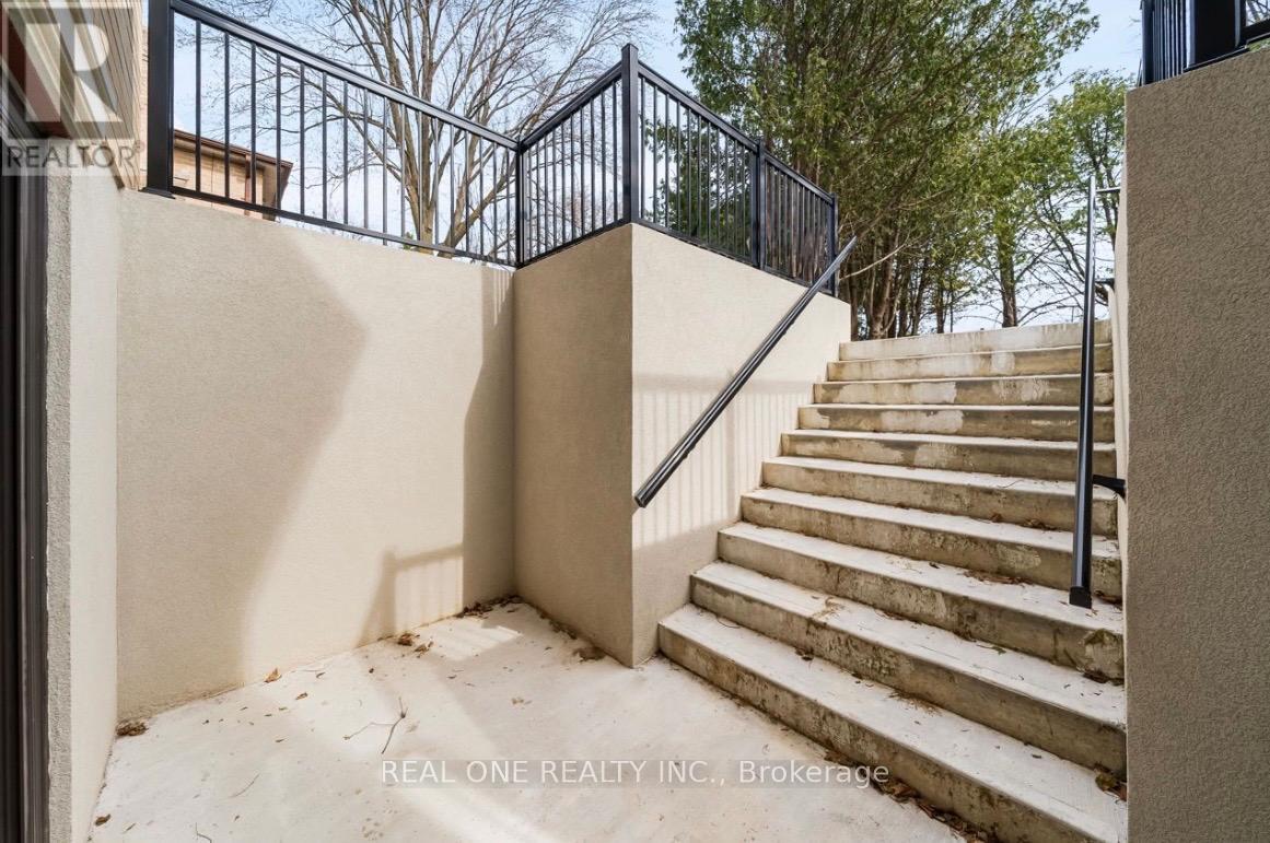 46 Hughson Drive, Markham, Ontario  L3R 2T8 - Photo 45 - N12755870