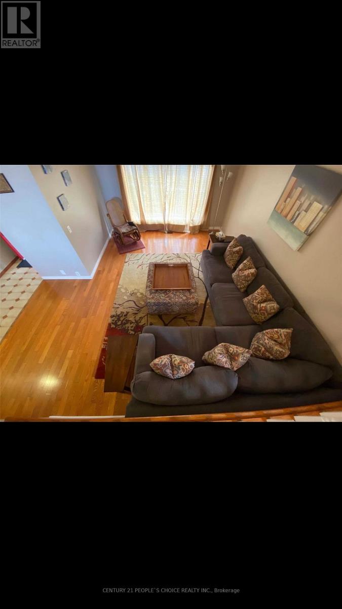 88 Mansfield Street, Brampton (Central Park), Ontario  L6S 2Y6 - Photo 6 - W12755914