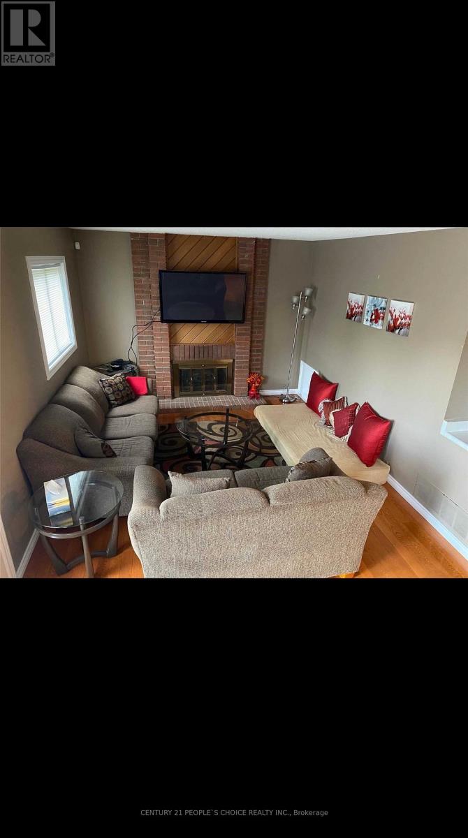 88 Mansfield Street, Brampton (Central Park), Ontario  L6S 2Y6 - Photo 7 - W12755914