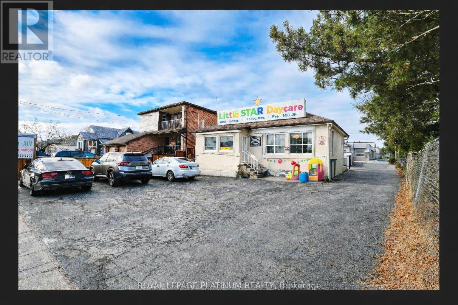 2 ELMHURST DRIVE, toronto (elms-old rexdale), Ontario