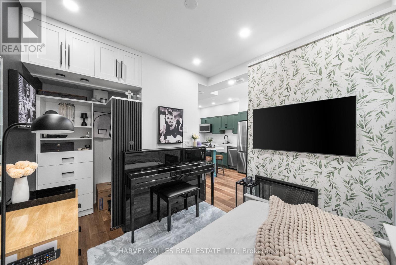 1305 - 4 Elsinore Path, Toronto (New Toronto), Ontario  M8V 4G7 - Photo 15 - W12755920