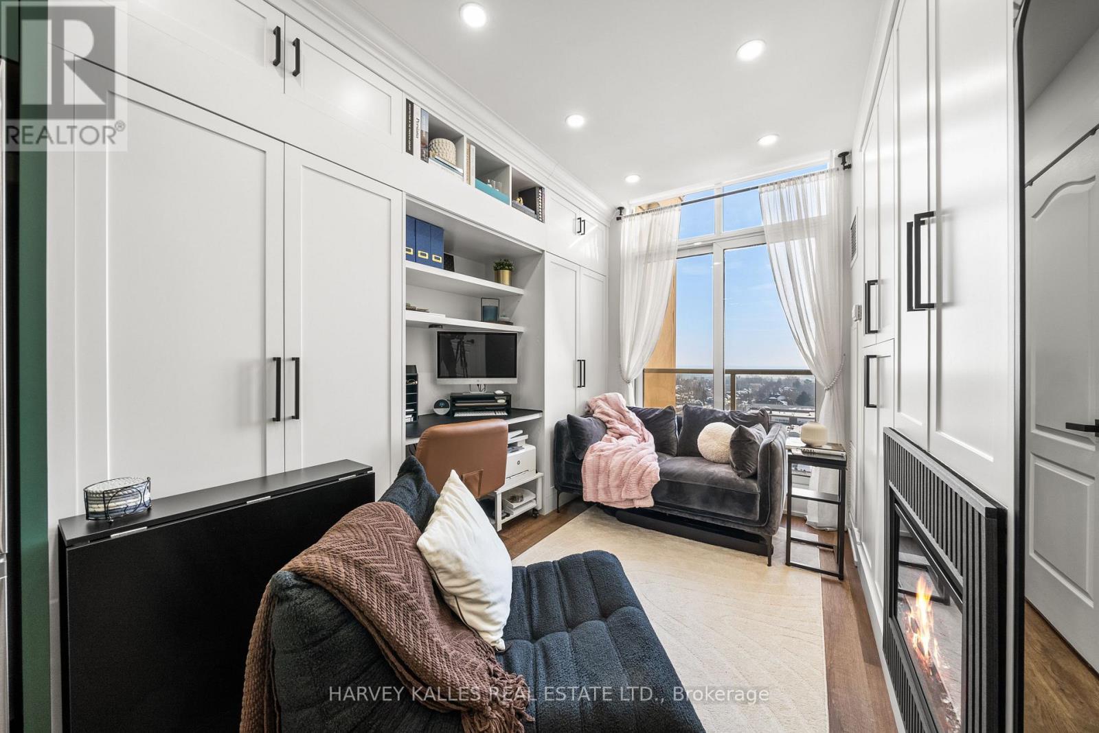 1305 - 4 Elsinore Path, Toronto (New Toronto), Ontario  M8V 4G7 - Photo 5 - W12755920