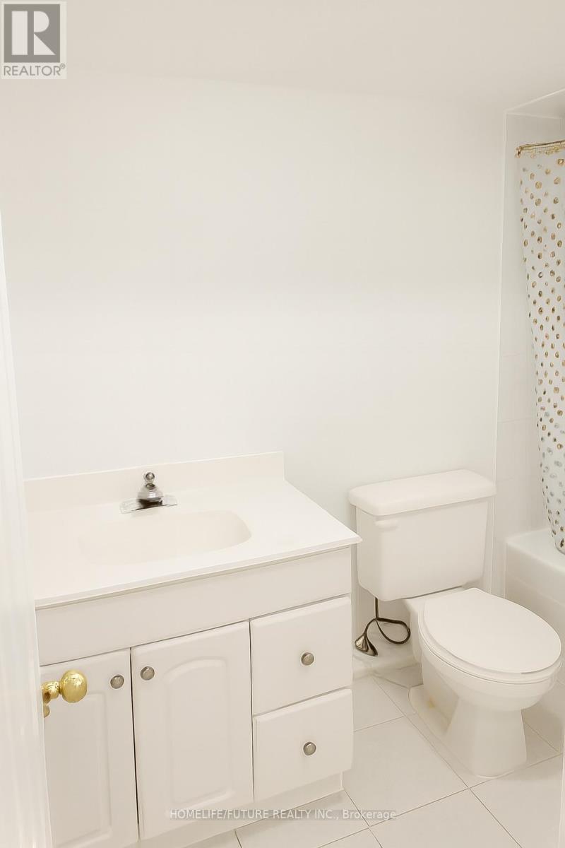 Bsmt (A) - 382 Harrowsmith Drive, Mississauga (Hurontario), Ontario  L5R 3V1 - Photo 3 - W12755922