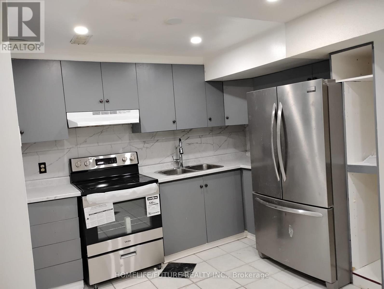 Bsmt (A) - 382 Harrowsmith Drive, Mississauga (Hurontario), Ontario  L5R 3V1 - Photo 7 - W12755922