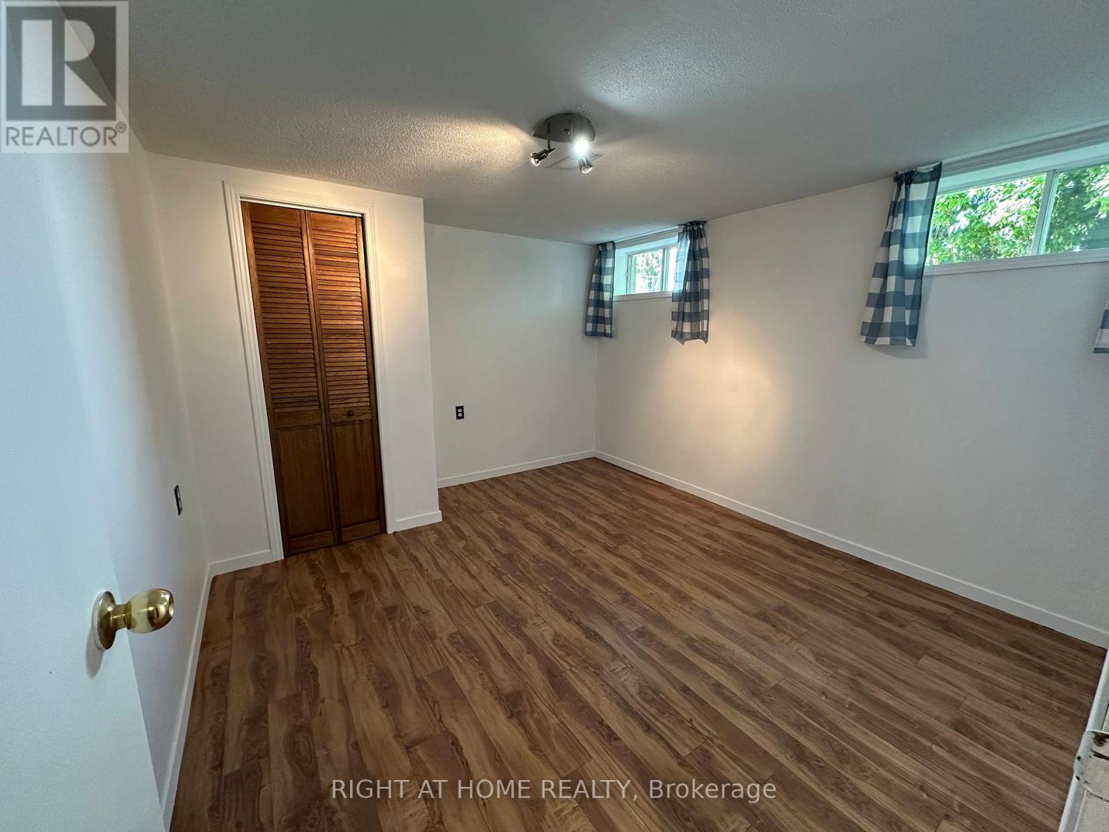 16 Rowanwood Avenue, Brant (Brantford Twp), Ontario  N3S 7B6 - Photo 10 - X12755860