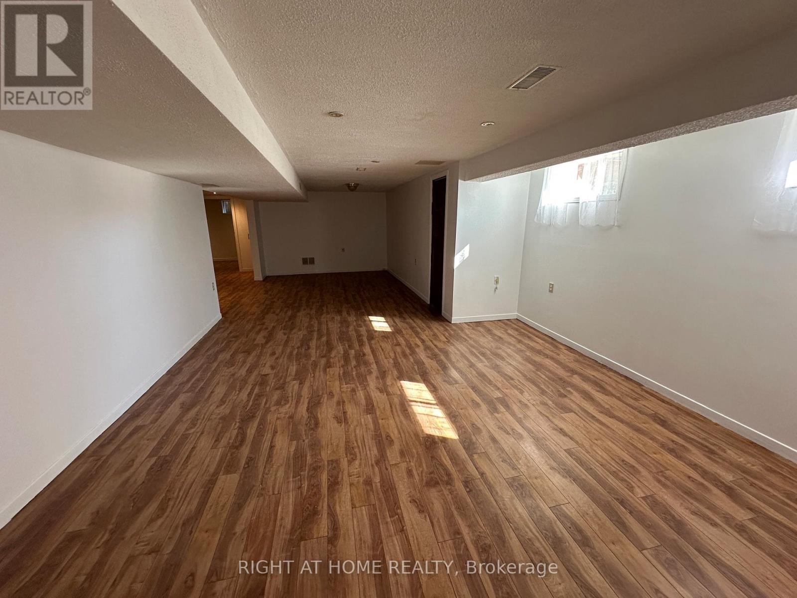 16 Rowanwood Avenue, Brant (Brantford Twp), Ontario  N3S 7B6 - Photo 8 - X12755860