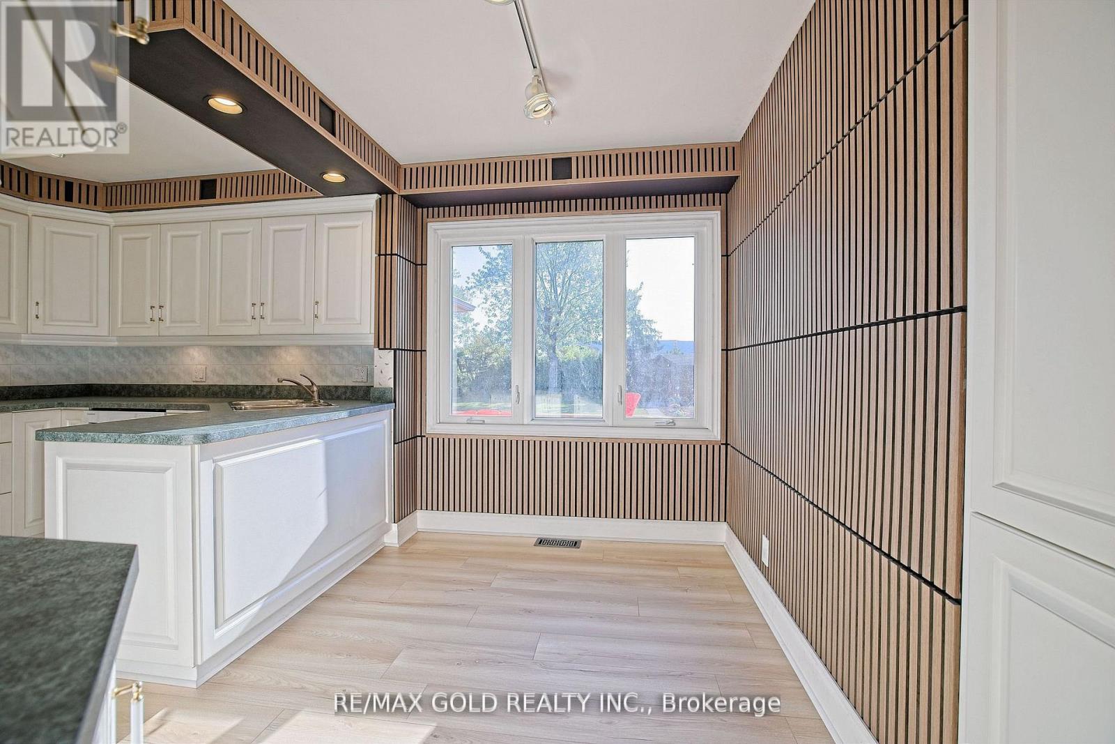 32 Oriole Avenue, Hamilton (Stoney Creek Industrial), Ontario  L8E 5E4 - Photo 30 - X12755912