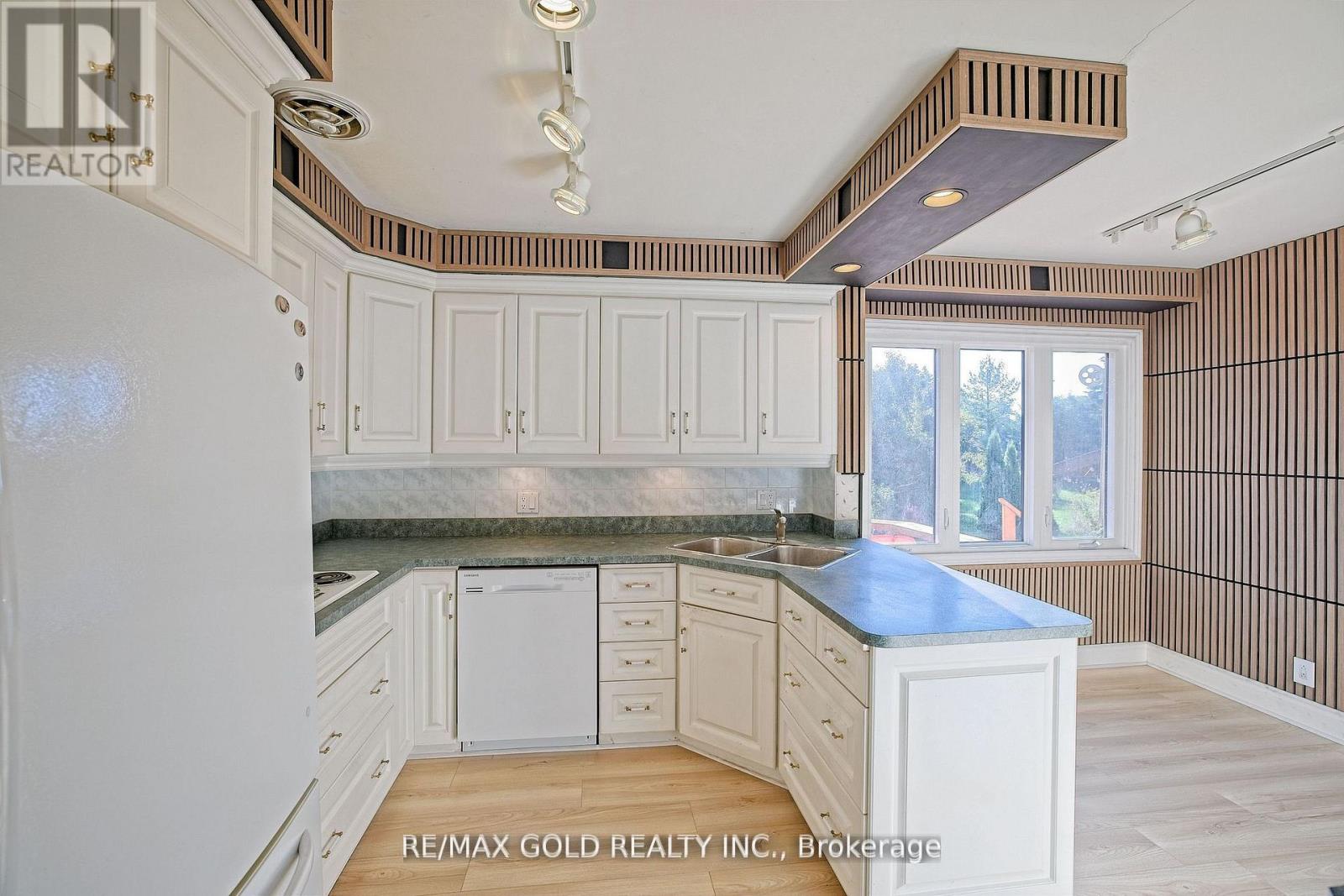 32 Oriole Avenue, Hamilton (Stoney Creek Industrial), Ontario  L8E 5E4 - Photo 33 - X12755912