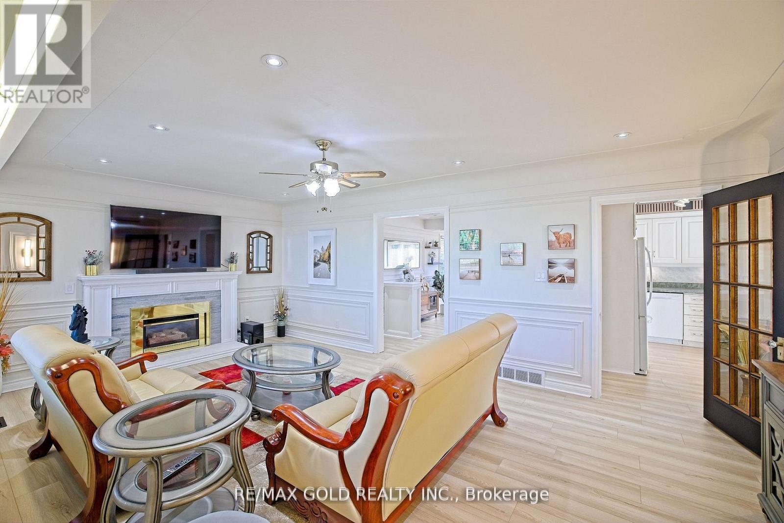 32 Oriole Avenue, Hamilton (Stoney Creek Industrial), Ontario  L8E 5E4 - Photo 5 - X12755912