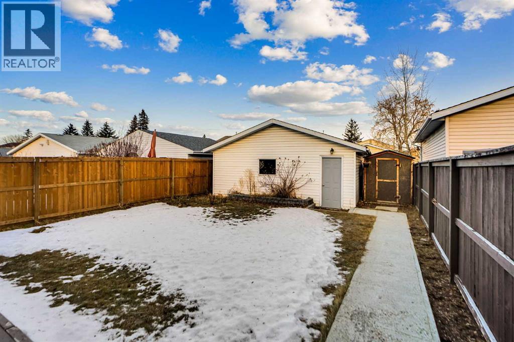 88 Abingdon Crescent Ne, Calgary, Alberta  T2A 6S3 - Photo 7 - A2280257