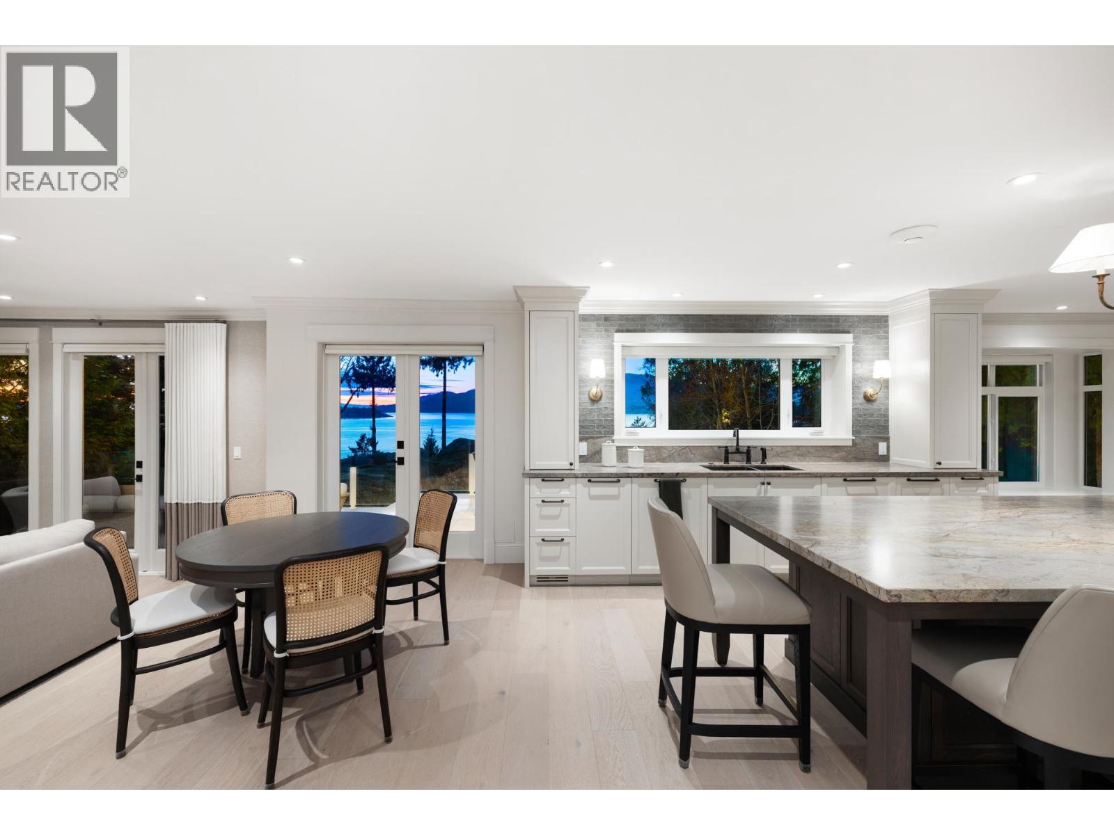 5450 Marine Drive, West Vancouver, British Columbia  V7W 2R2 - Photo 7 - R3086381