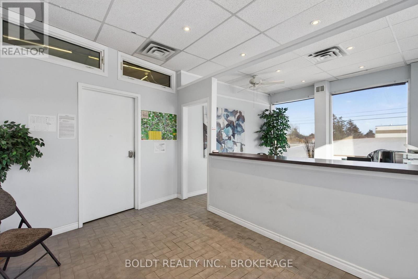 80 Federal Road, Welland, Ontario  L3B 3P2 - Photo 5 - X12755974