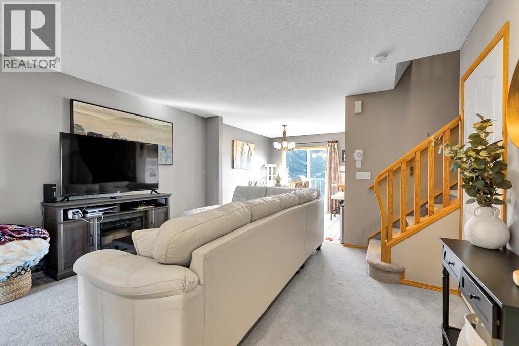 57 West Terrace Road, Cochrane, Alberta  T4C 1S6 - Photo 6 - A2283297