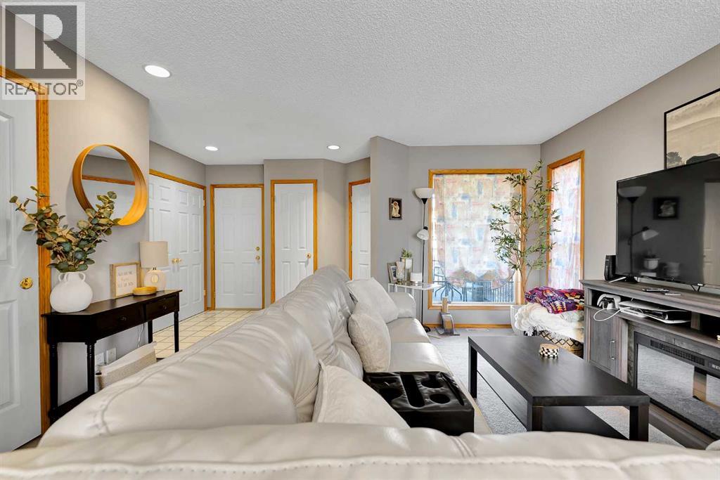 57 West Terrace Road, Cochrane, Alberta  T4C 1S6 - Photo 7 - A2283297