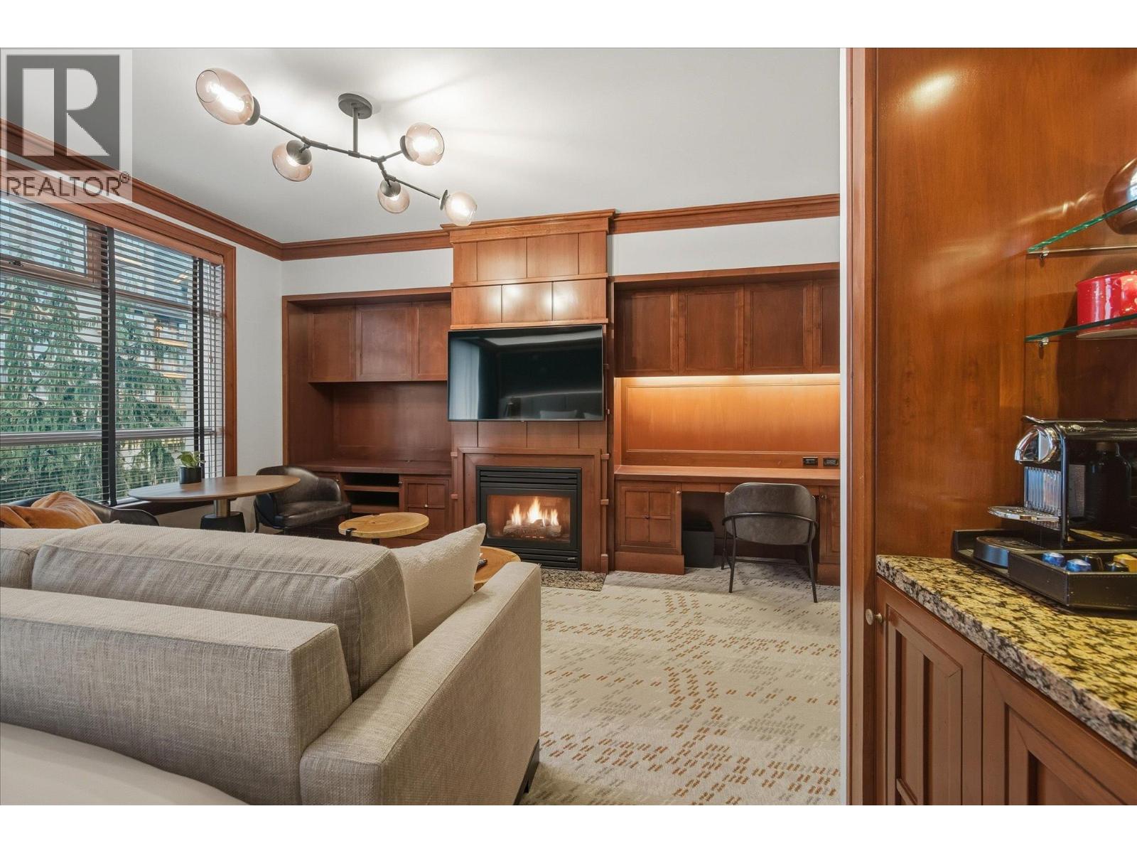 454 4591 Blackcomb Way, Whistler, British Columbia  V8E 0Y4 - Photo 10 - R3086403