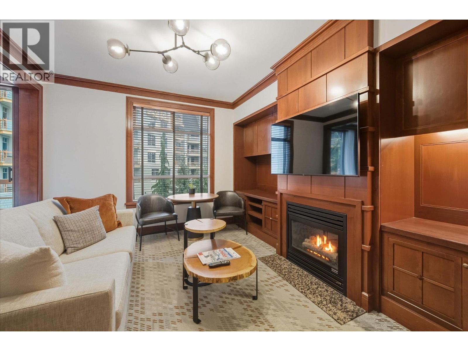 454 4591 Blackcomb Way, Whistler, British Columbia  V8E 0Y4 - Photo 3 - R3086403