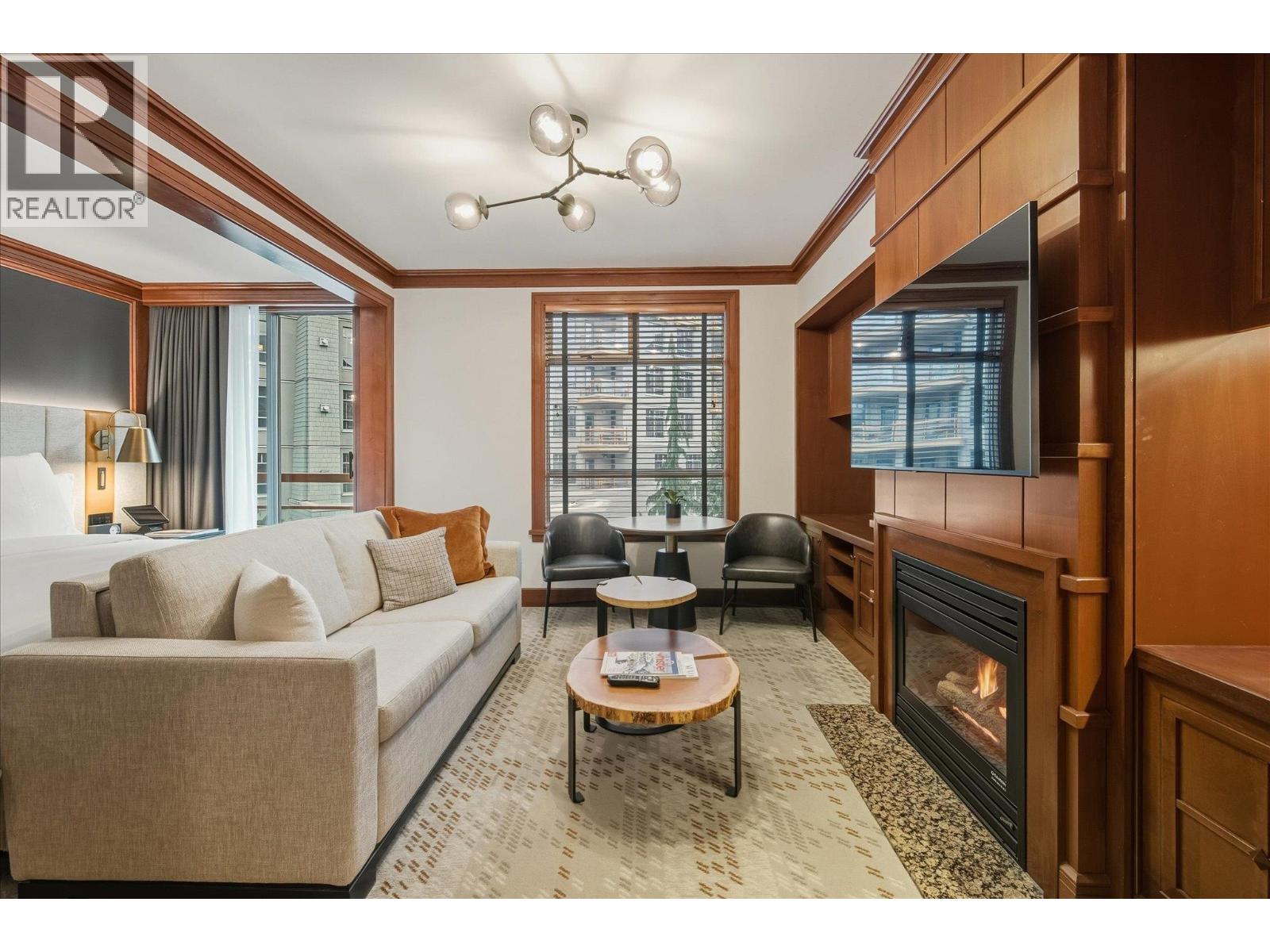 454 4591 Blackcomb Way, Whistler, British Columbia  V8E 0Y4 - Photo 4 - R3086403