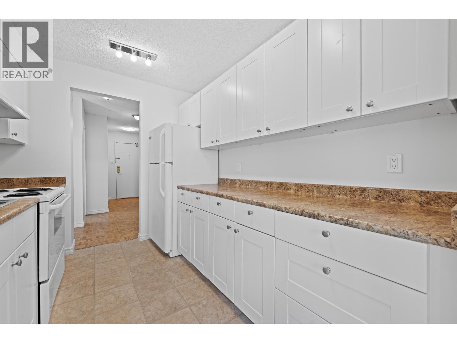 208 2024 Fullerton Avenue, North Vancouver, British Columbia  V7P 3G4 - Photo 12 - R3086426