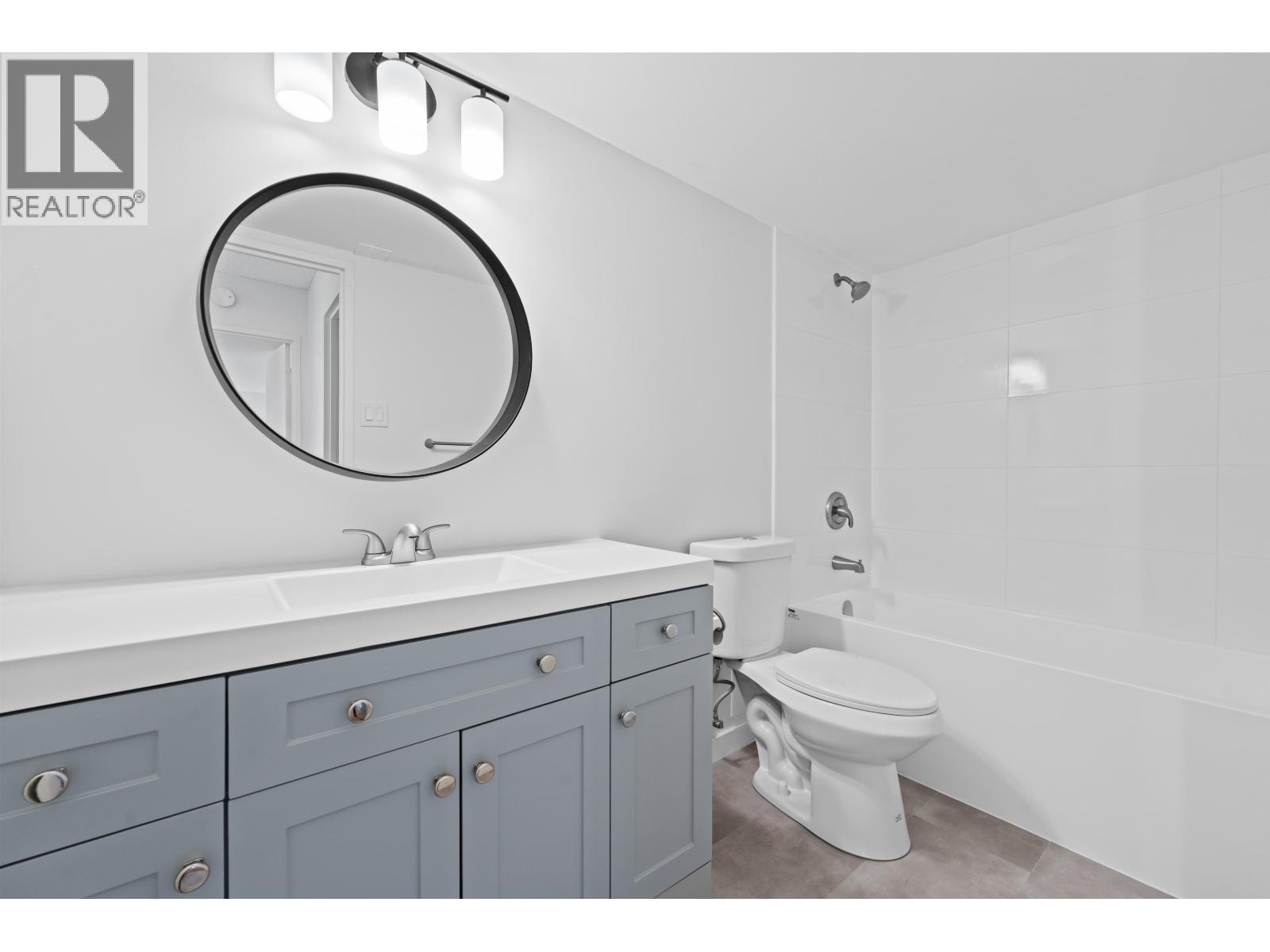 208 2024 Fullerton Avenue, North Vancouver, British Columbia  V7P 3G4 - Photo 17 - R3086426