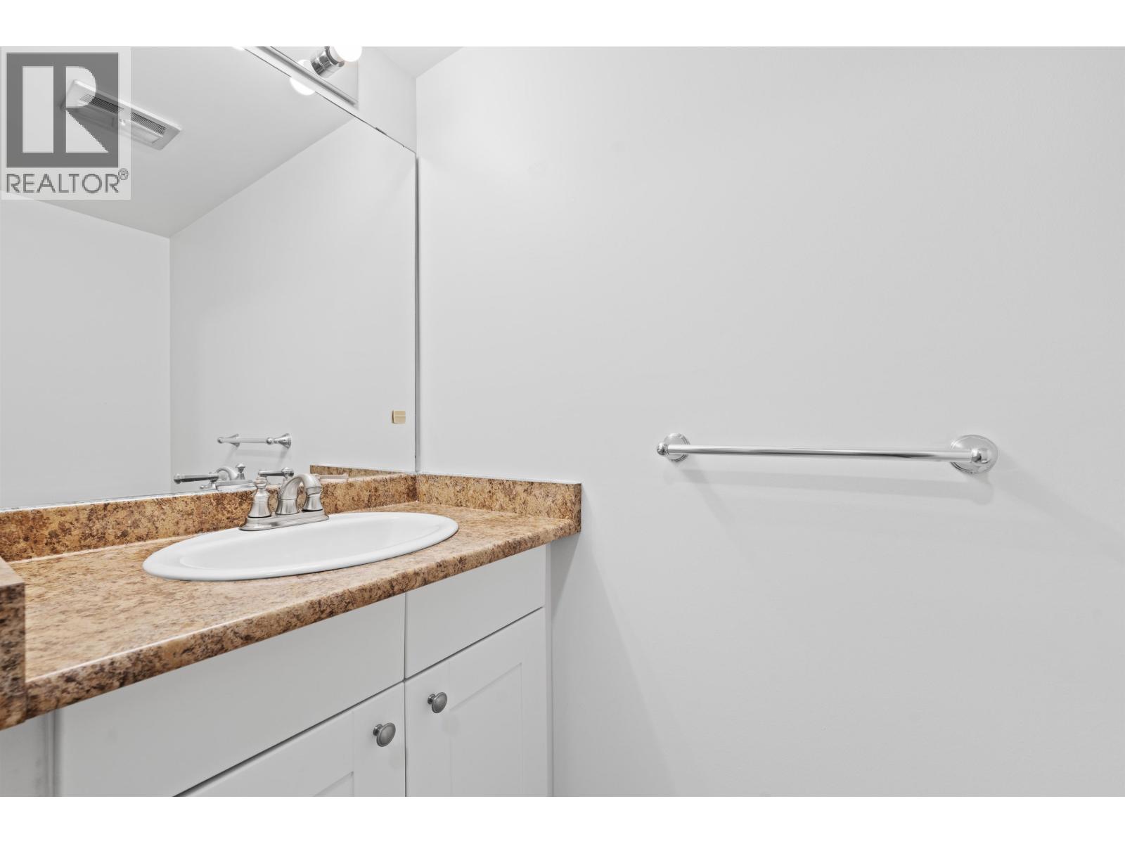 208 2024 Fullerton Avenue, North Vancouver, British Columbia  V7P 3G4 - Photo 27 - R3086426