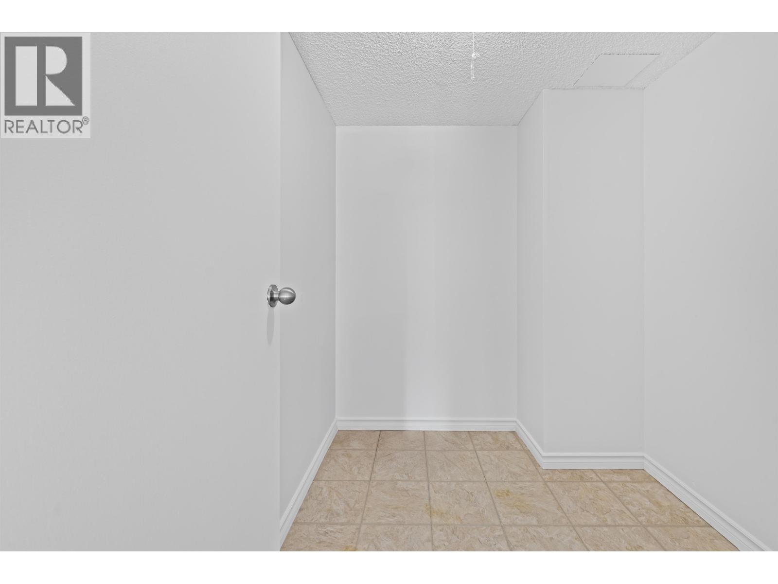 208 2024 Fullerton Avenue, North Vancouver, British Columbia  V7P 3G4 - Photo 28 - R3086426