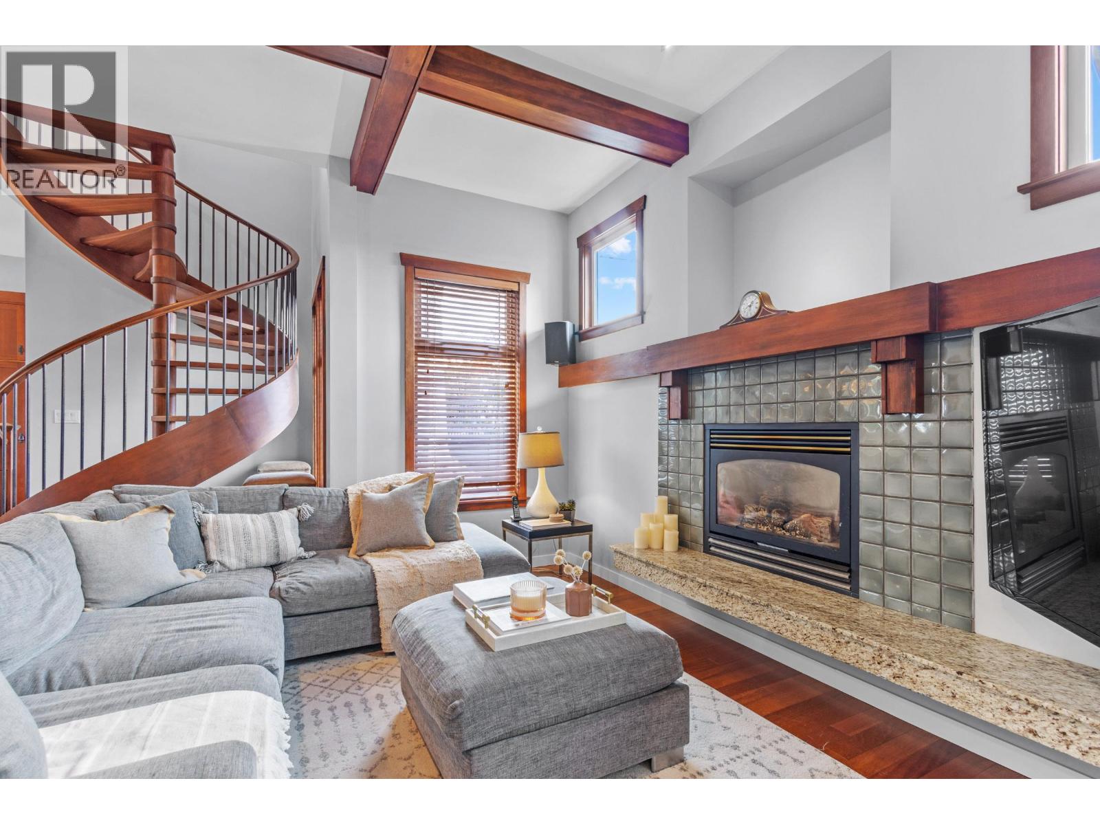 186 Macdonald Avenue, Burnaby, British Columbia  V5C 4M5 - Photo 7 - R3086413