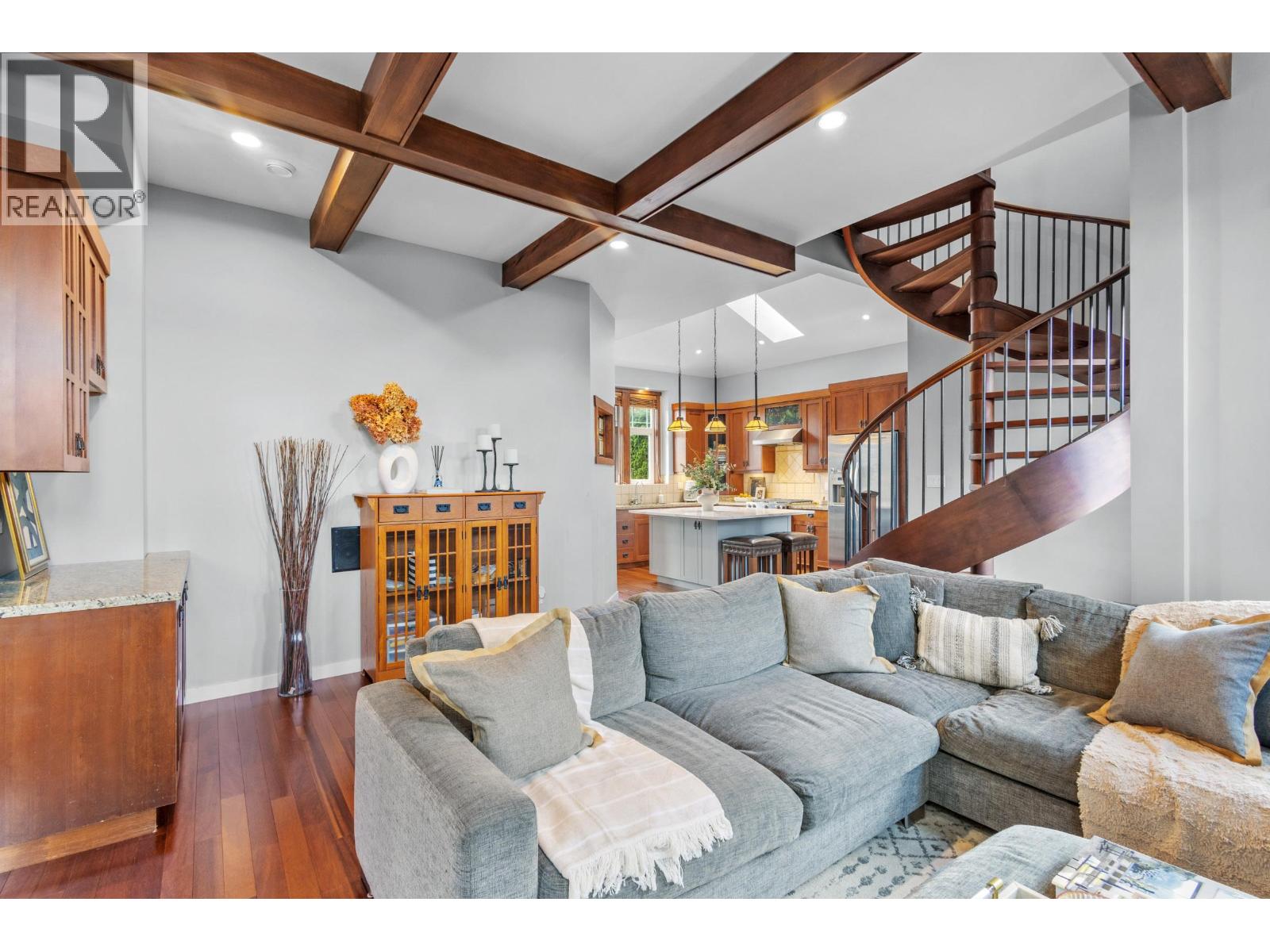 186 Macdonald Avenue, Burnaby, British Columbia  V5C 4M5 - Photo 8 - R3086413