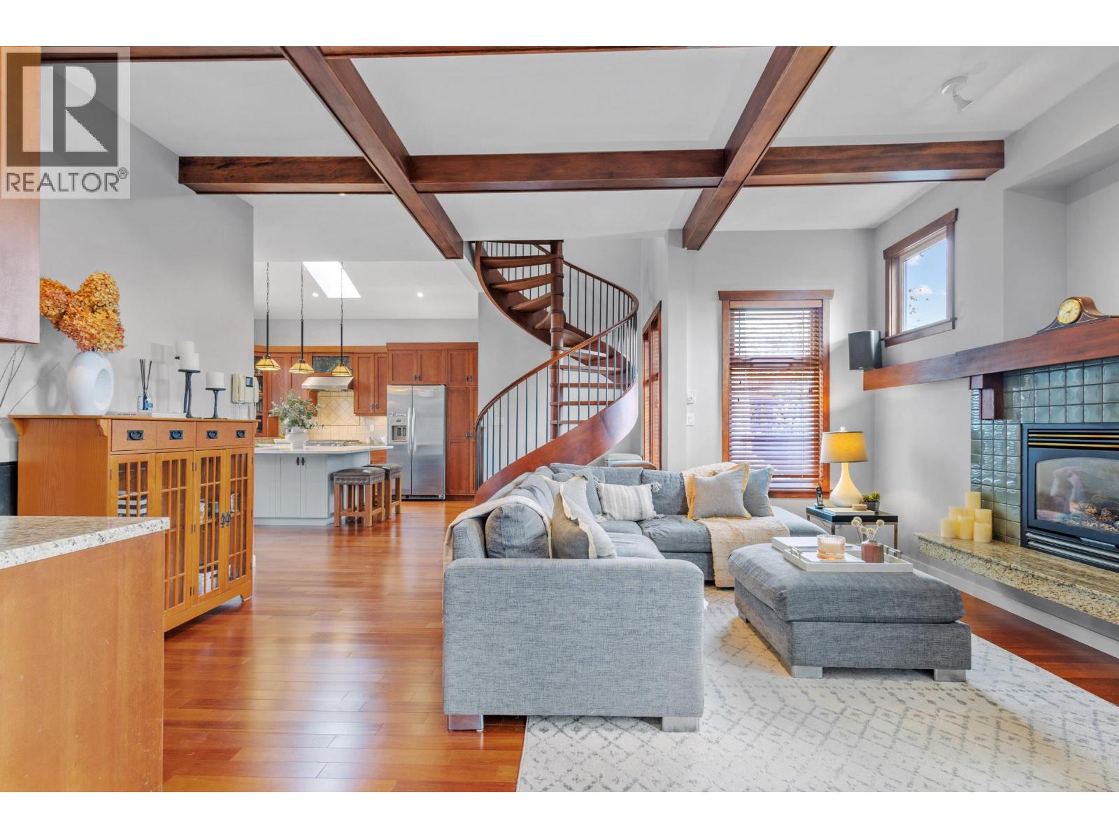 186 Macdonald Avenue, Burnaby, British Columbia  V5C 4M5 - Photo 9 - R3086413